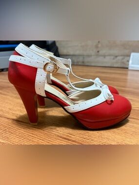 Pixie Cove Heels Size 9